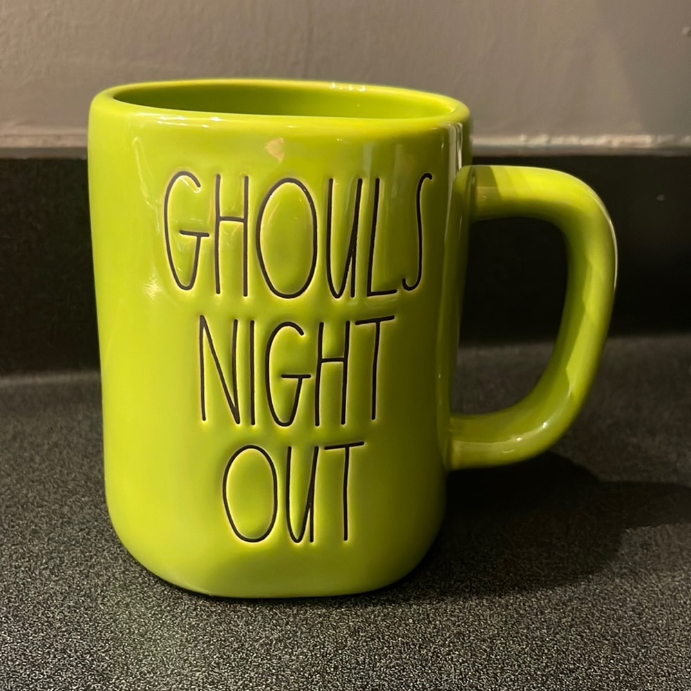 RAE DUNN HALLOWEEN MUG.